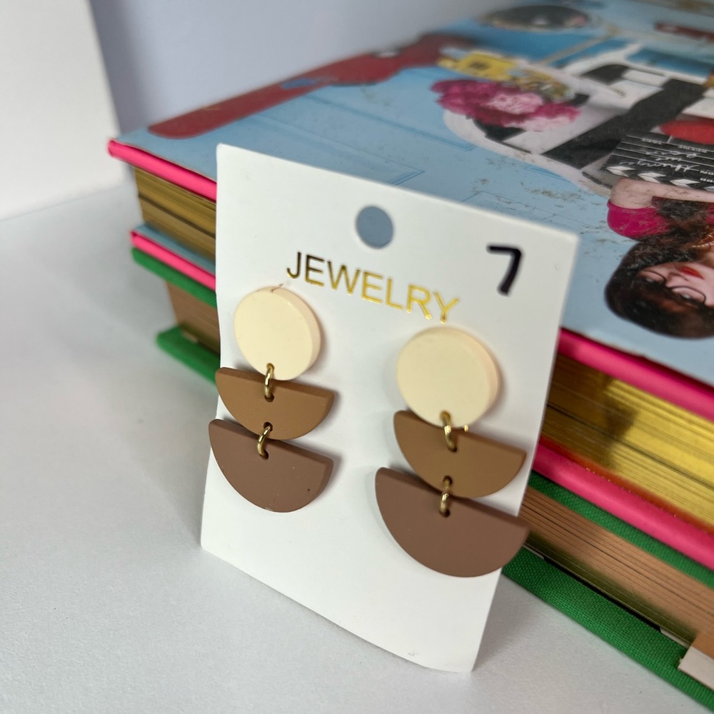 Earrings - Picture 2 of 3